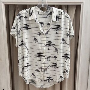 Jane and Delancey White Short-Sleeve Button Front Blouse with Black Safari Print